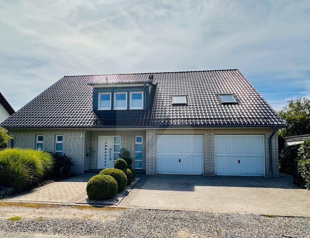 B4_Hausansicht_vorn_komplett