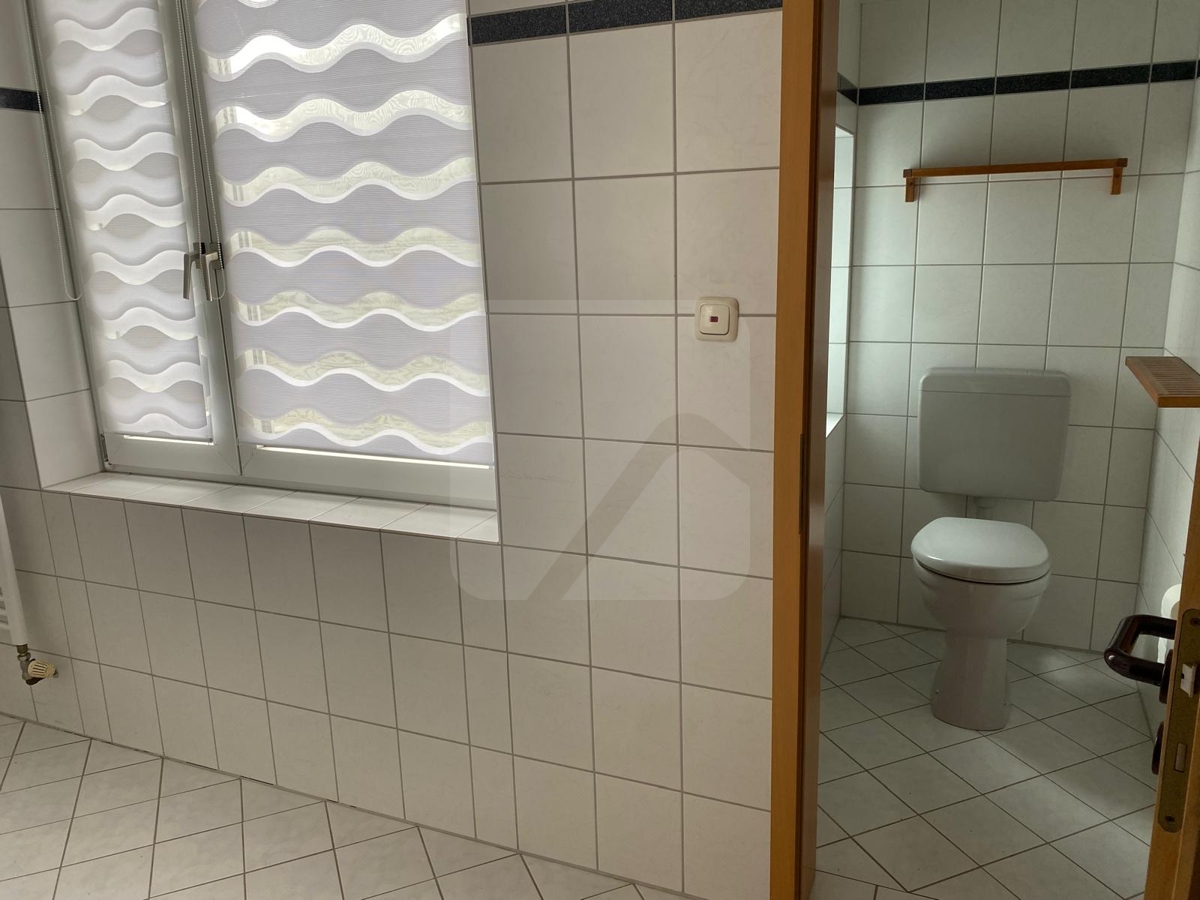 Lüdenscheid: Charmante 2-Zimmer-Altbau-Wohnung "Im Halsey" - Photo 2