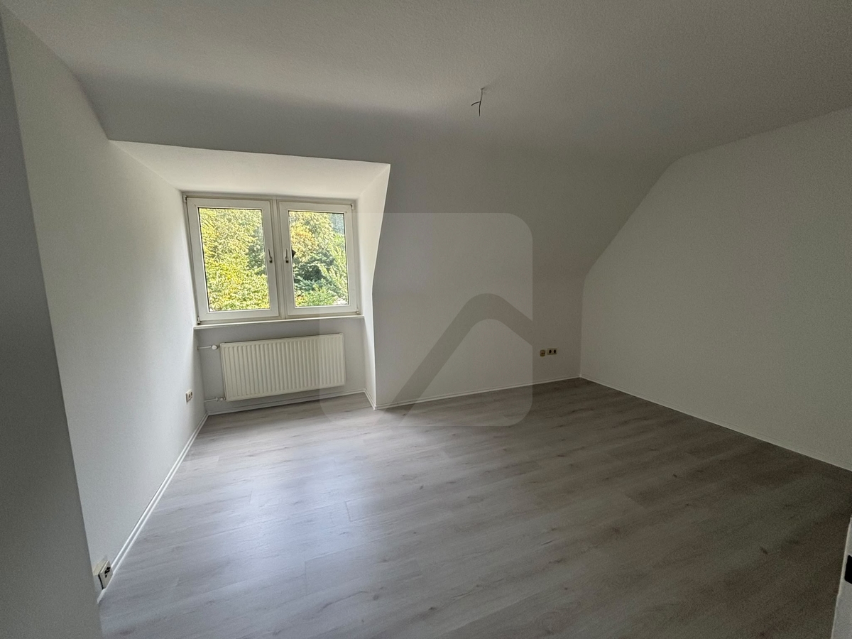 Lüdenscheid: renoviert - gemütliches Single-Apartment im Dachgeschoss - Photo 1